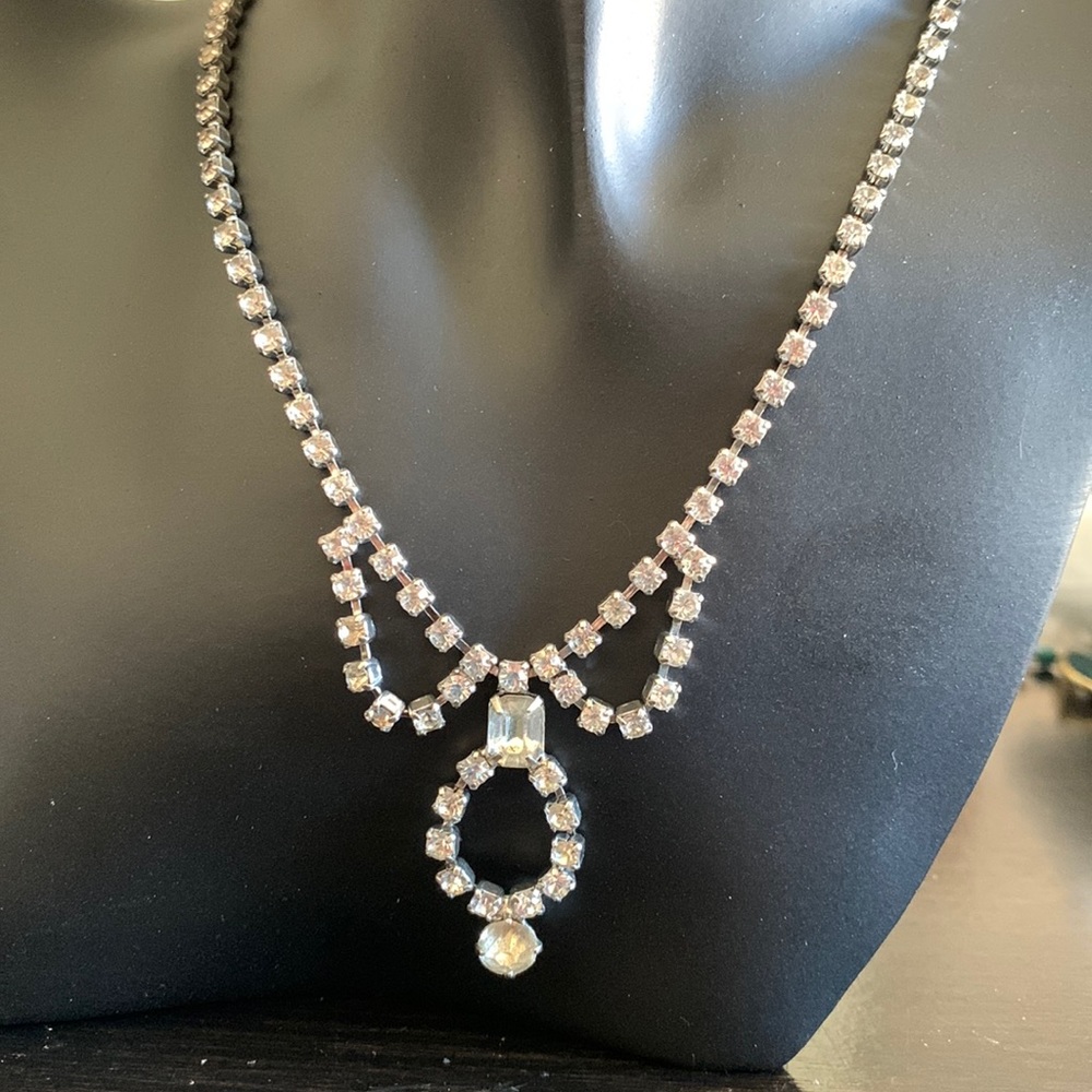 Vintage white rhinestone necklace